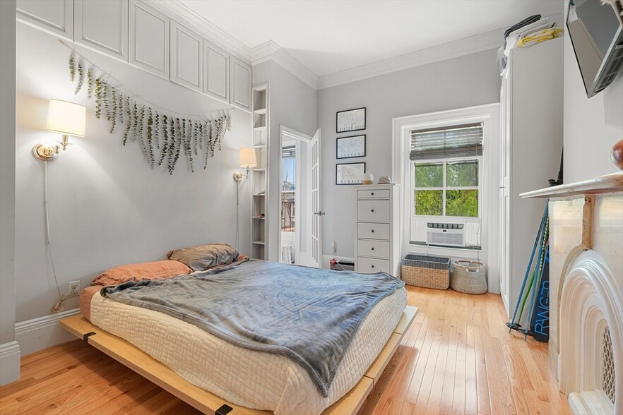 Building Photo - 528 Tremont St
