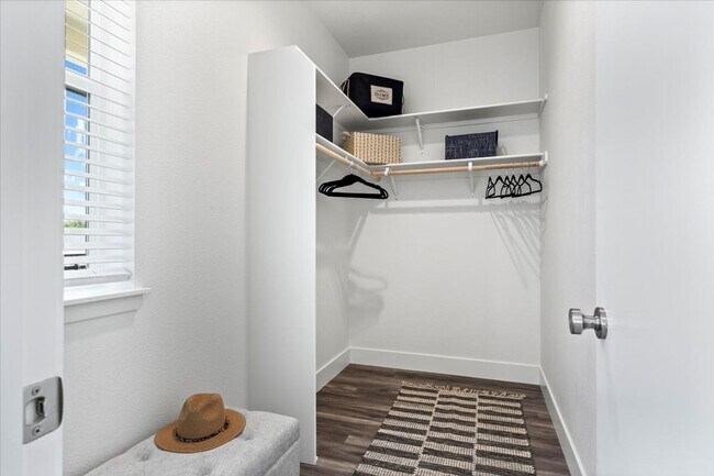 Building Photo - 2201 Tapia Wy