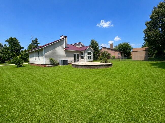 Building Photo - 1228 Bromley Dr