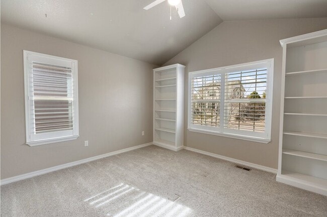 Building Photo - 3003 Looking Glass Way