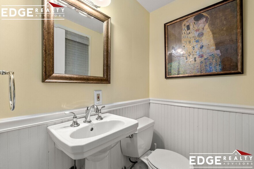 Building Photo - 27 Union St