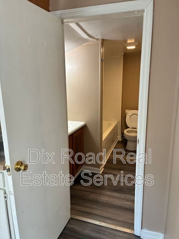 Building Photo - 624 Catalpa Dr
