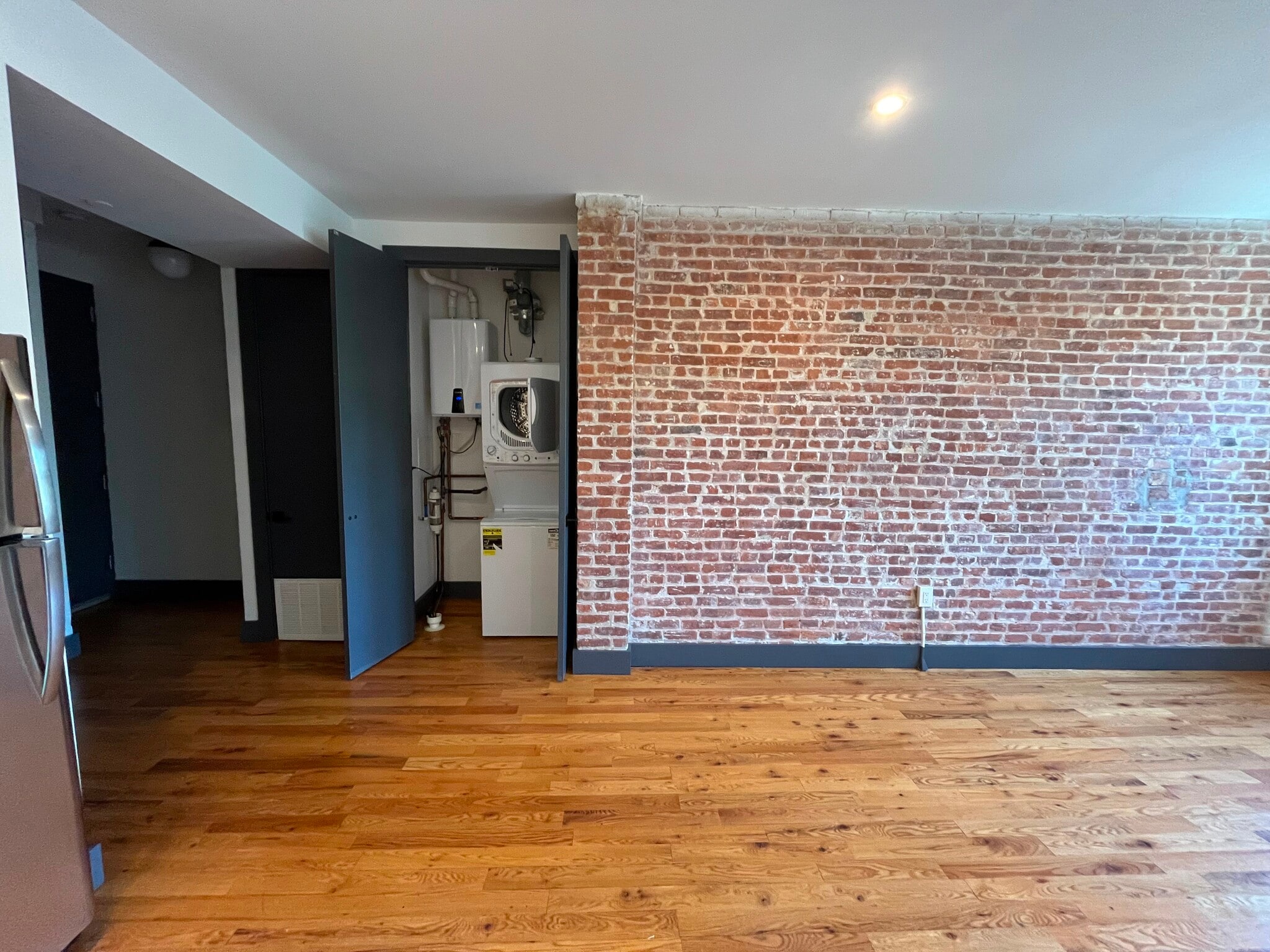 Building Photo - 568 Communipaw Ave