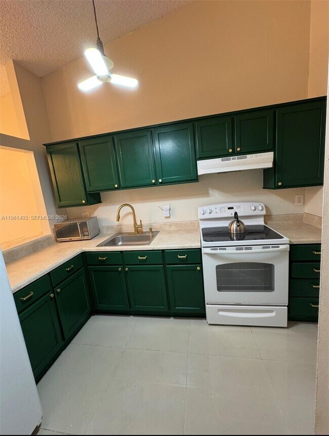 Building Photo - 3648 NW 83rd Ln