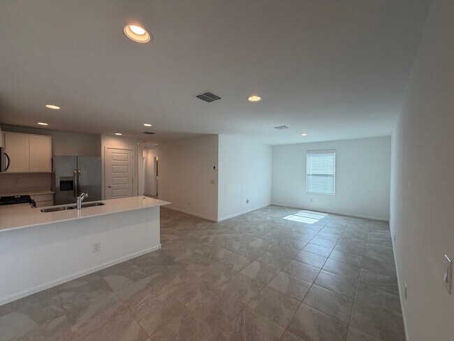 Building Photo - 36590 W Mondragone Ln