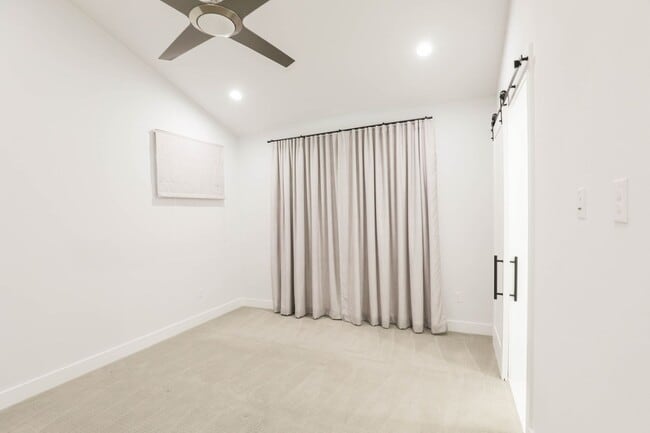 Building Photo - 1309 Cometa St