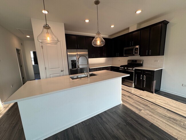 Building Photo - 4347 Chelsea Mnr Cir