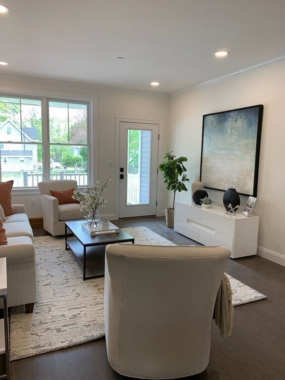 Building Photo - 7 E Dexter Ave