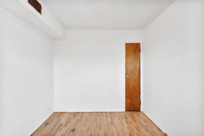 Building Photo - 30 Skyline Dr