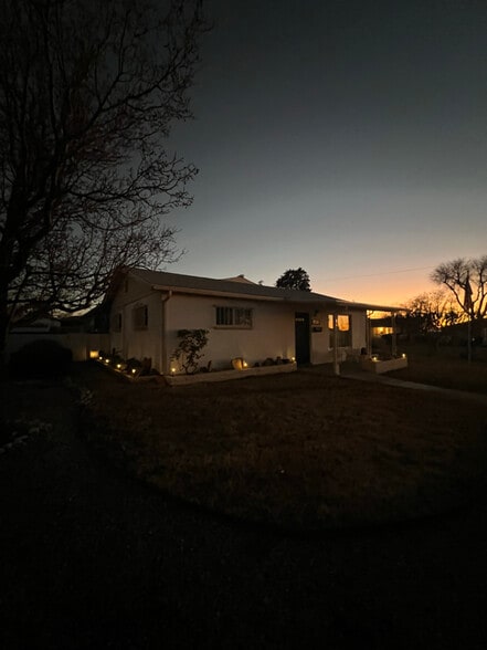 Building Photo - 9402 Claremont Ave NE