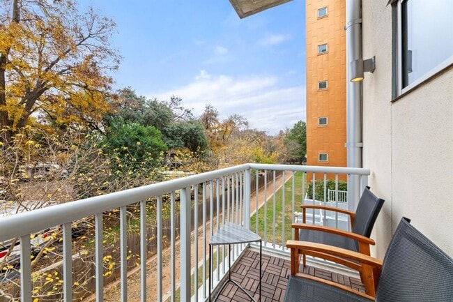 Building Photo - 1600 Barton Springs Rd