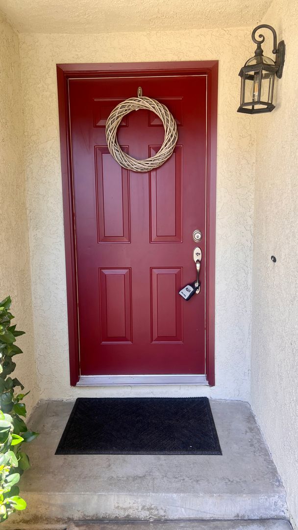 Building Photo - Newly updated 3-bedroom, 2.5-bath Hampton ...