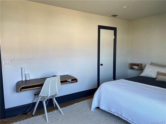 Building Photo - 255 Homestead Village Dr