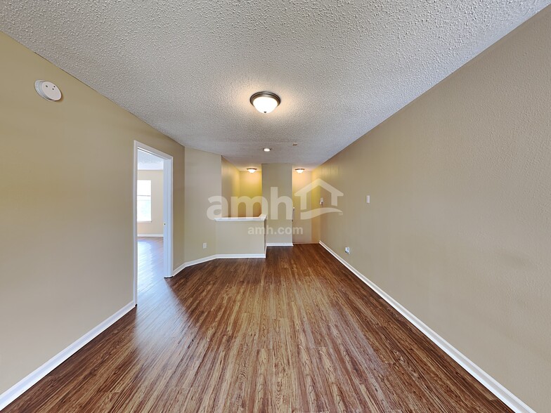 Building Photo - 5973 Redcliff North Ln