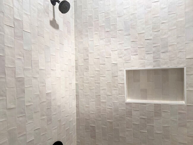 Building Photo - 716 Brighton Rd