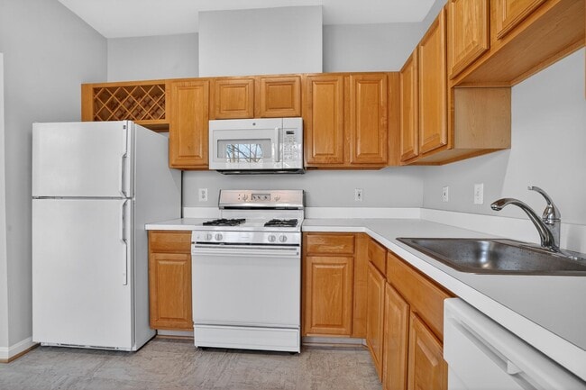 Building Photo - 4138 Fountainside Ln