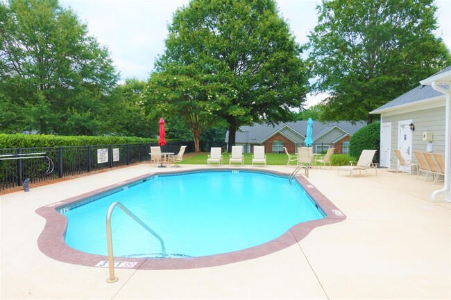 Building Photo - 303 Heritage Club Dr
