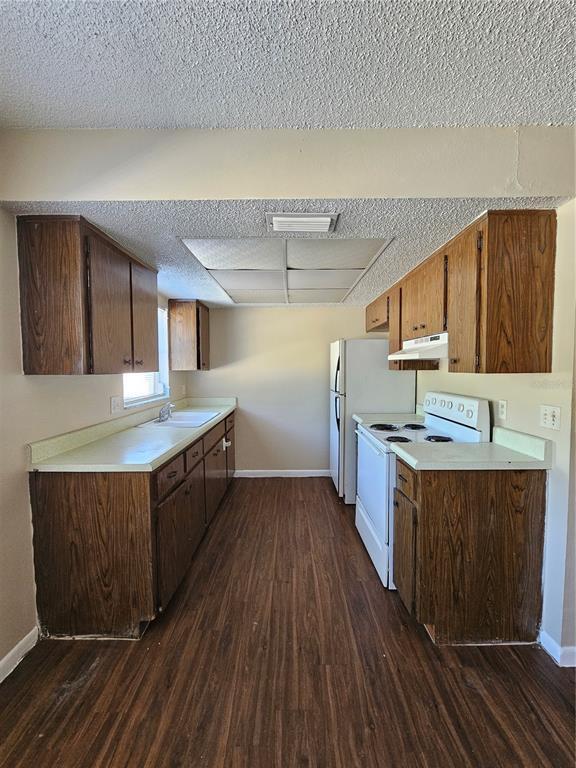 Building Photo - 221 Northwest Jefferson Cir N