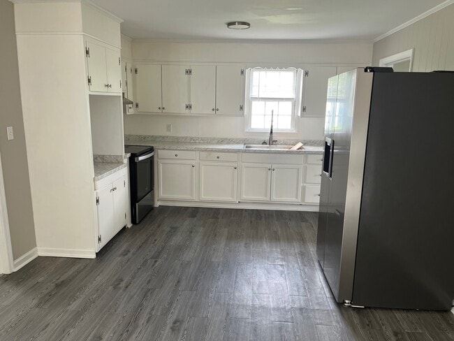 Building Photo - 222 Reynolds St