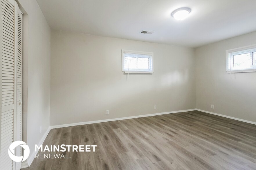 Building Photo - 1549 Nelson Ave