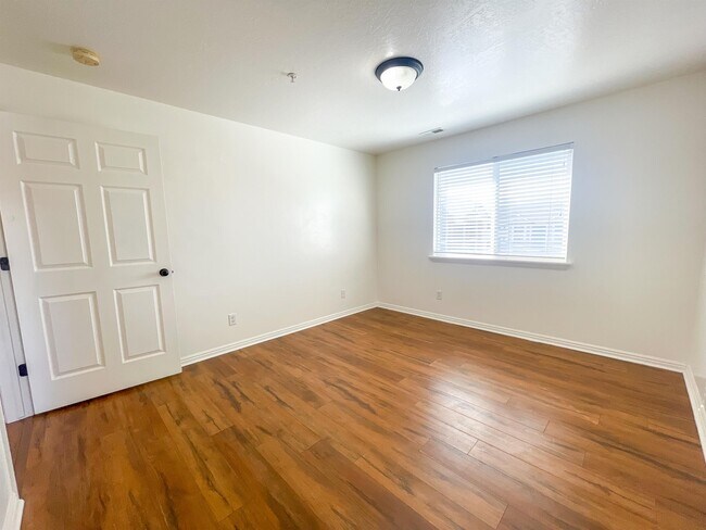 Building Photo - 8212 N Cedar Springs Rd