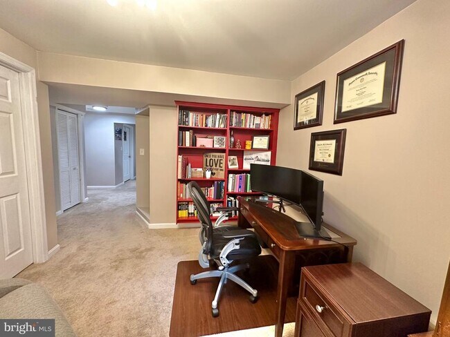 Building Photo - 103 Staunton Ct