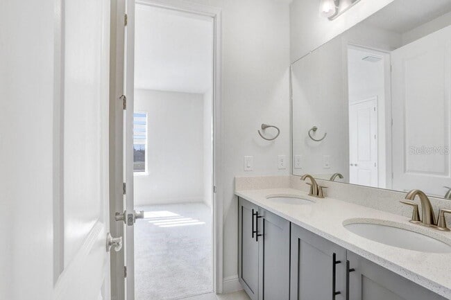 Building Photo - 28793 Sweet Persimmon Dr