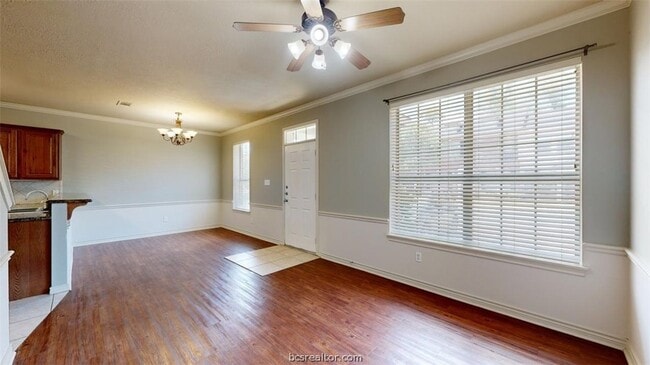 Building Photo - 211 Forest Dr Loop