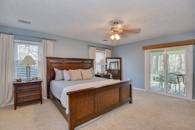 Building Photo - Fully Furnished Lakefront Home | Monthly Rental Available October – March