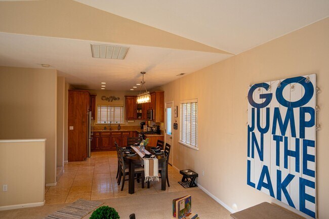 Building Photo - 175 Poker Flat Rd