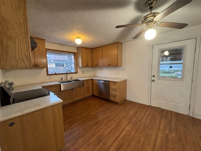 Building Photo - Charming 3 Bedroom Aloha Outdoor Oasis with Two Car Garage