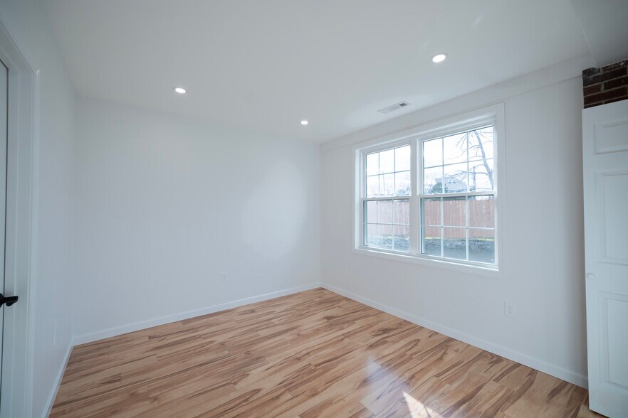 Bedroom 2 - 10 Wampanoag Trl