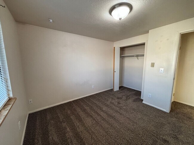 Building Photo - 3984 Ethel Ln