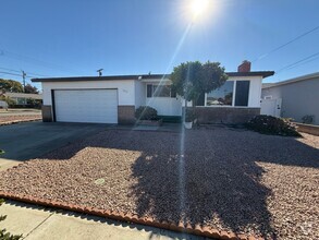 Building Photo - Vintage 4 Bedroom, 2 Bath Home with Hardwo...