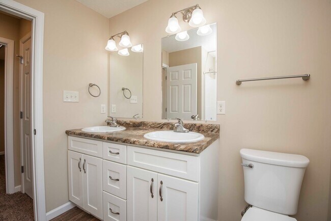 Building Photo - Knoxville 37849 - 3BR/2.5BA home with wash...