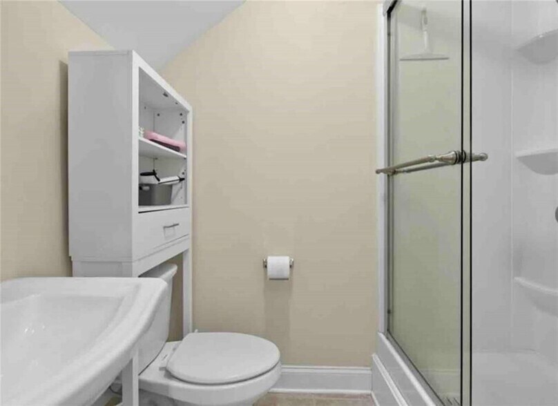 Building Photo - 2407 Tenor Ln