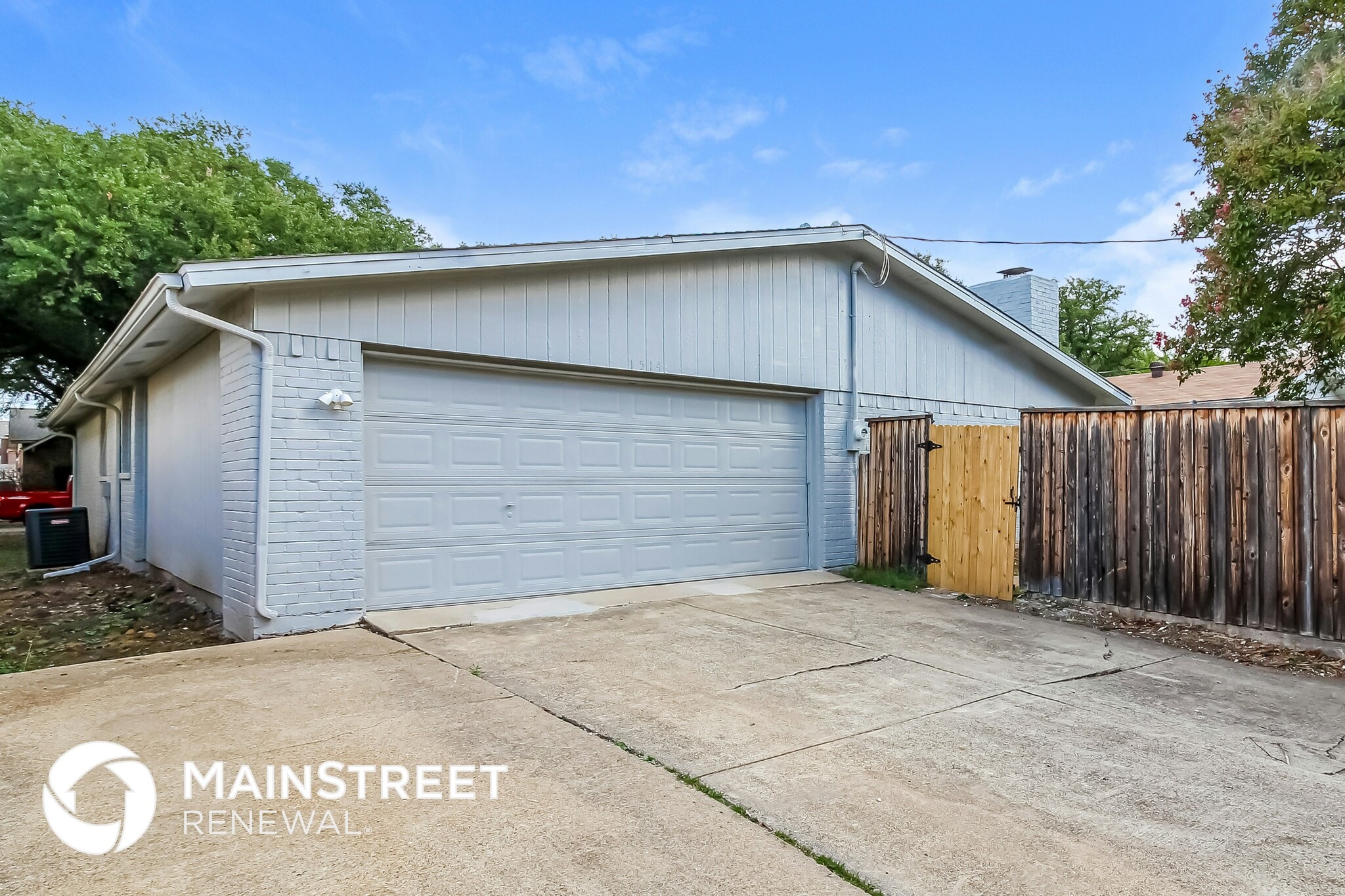 Building Photo - 1514 Carnation Dr