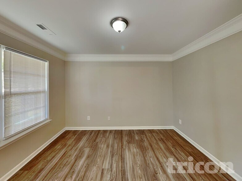 Building Photo - 303 Glennallen Rd