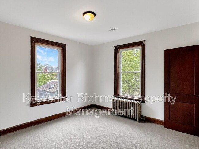 Building Photo - 2806 Hawthorne Ave