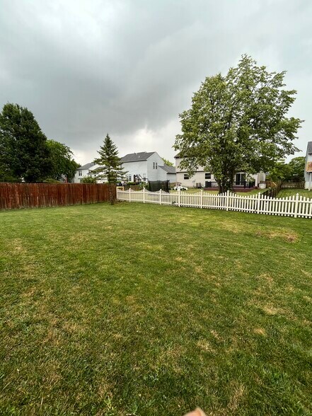 Building Photo - 5787 Nike Dr