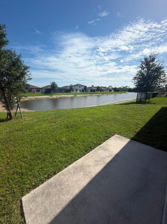 Building Photo - 10798 Marlberry Way