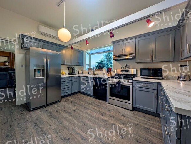 Building Photo - The Bridge House - 2 Bed 1 Bath with Uncompromising Views