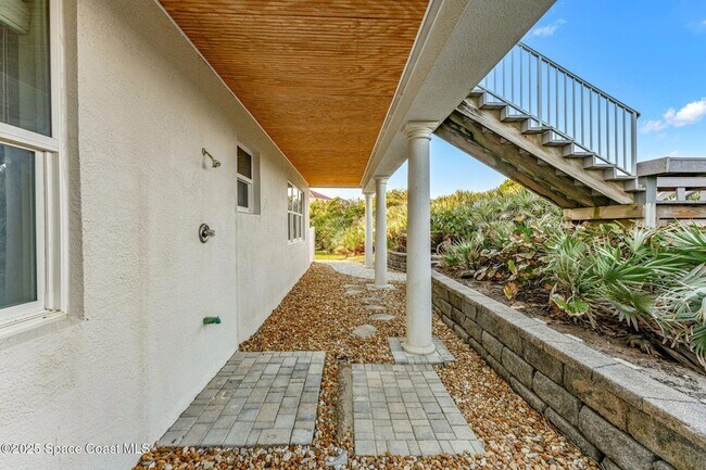 Building Photo - 5795 S Hwy A1A