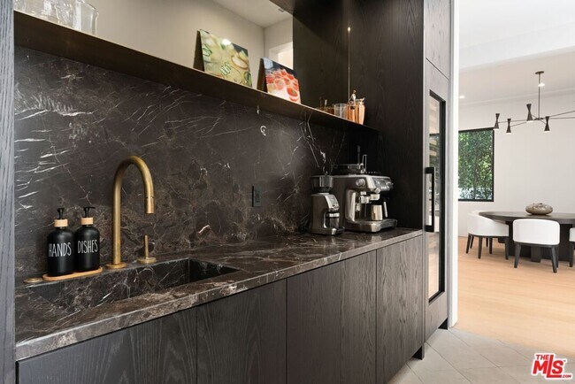 Building Photo - 6258 Drexel Ave