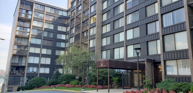 Building Photo - 9060 Palisade Ave