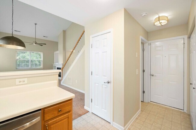 Building Photo - Located in Highland Creek