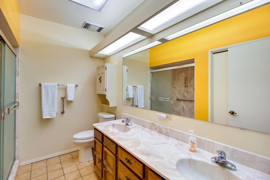 Building Photo - 815 Placita Topa