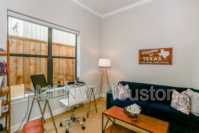 Building Photo - 5309 Blossom St