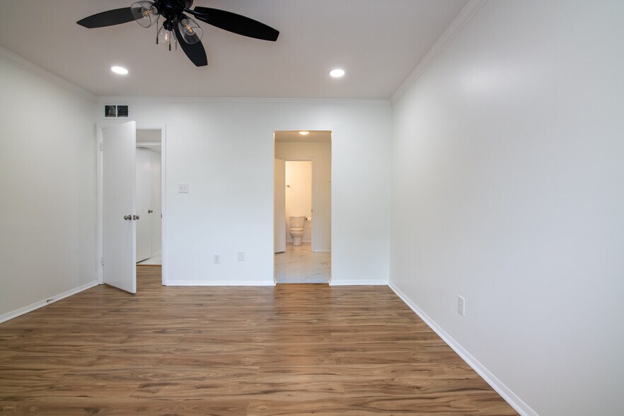 Building Photo - 500 Woodland Dr