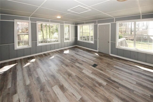 Building Photo - 1616 W Kellogg Cir